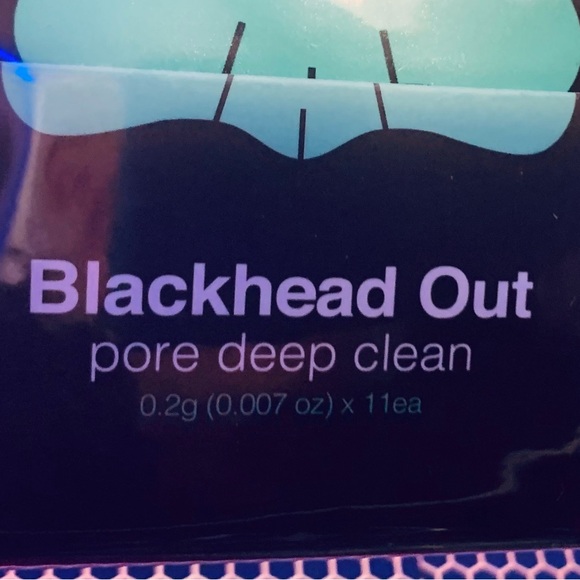 TCFS Blackhead acne pore strip pack contains 11 masks 😍 - Picture 5 of 8